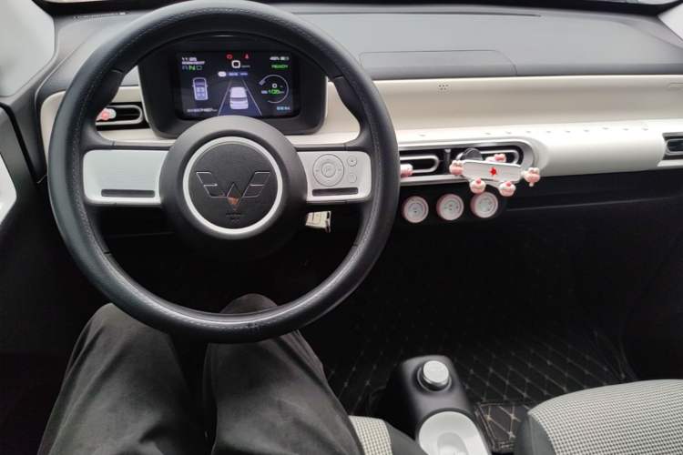 Used Wuling Hongguang MINIEV 2024 3rd Generation 215km Youth Edition Audio And AC Panel