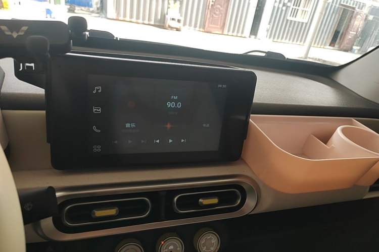Used Wuling Hongguang MINIEV 2024 3rd Generation 215km Advanced Version Audio And AC Panel