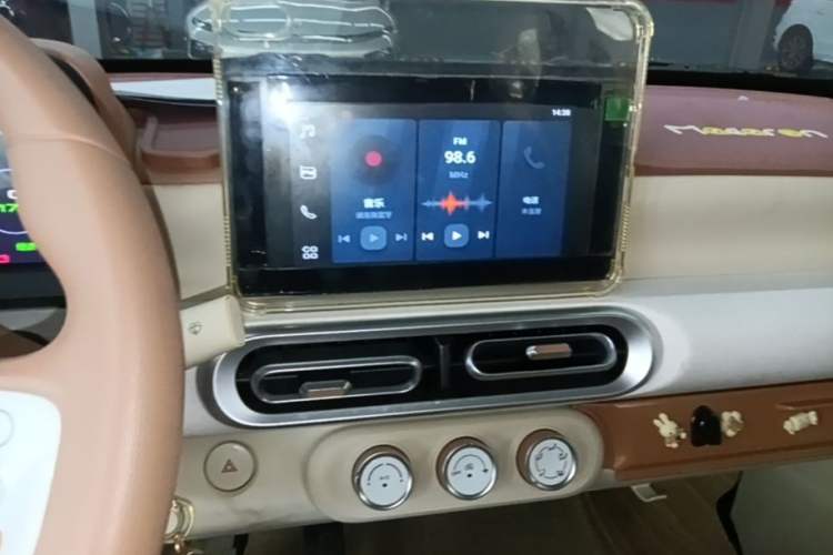 Used Wuling Hongguang MINIEV 2024 3rd Generation 215km Advanced Version Audio And AC Panel