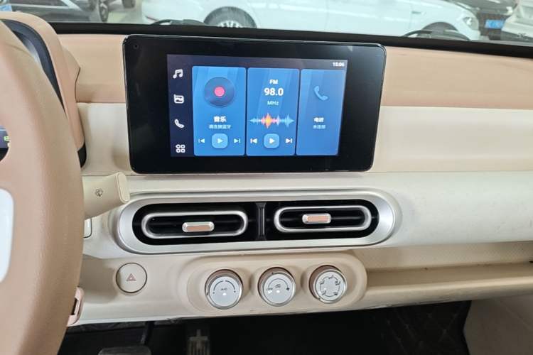 Used Wuling Hongguang MINIEV 2024 3rd Generation 215km Advanced Version Audio And AC Panel