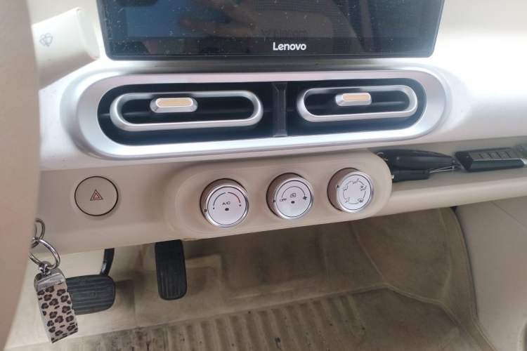 Used Wuling Hongguang MINIEV 2024 3rd Generation 215km Youth Edition Audio And AC Panel