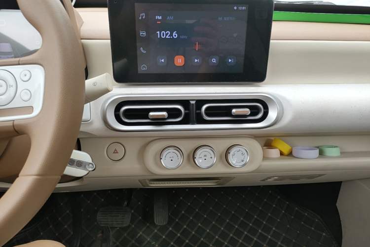 Used Wuling Hongguang MINIEV 2024 3rd Generation 215km Advanced Version Audio And AC Panel