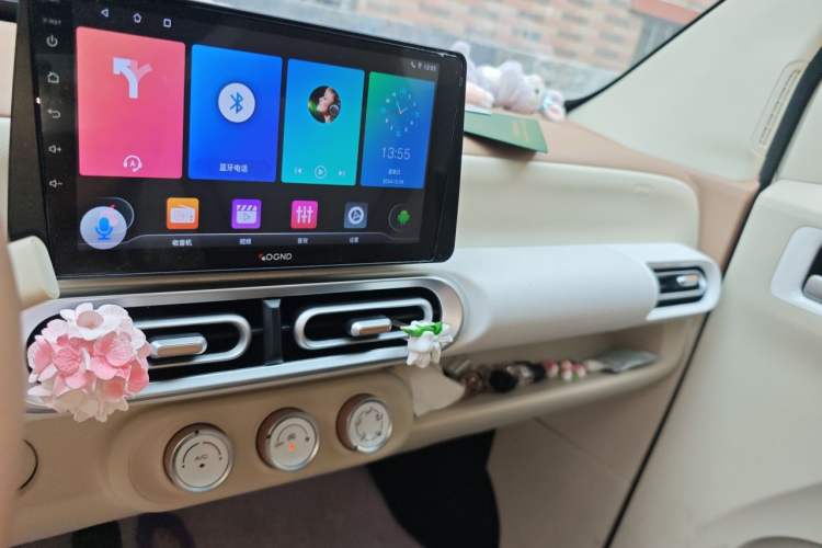 Used Wuling Hongguang MINIEV 2024 3rd Generation 215km Youth Edition Audio And AC Panel