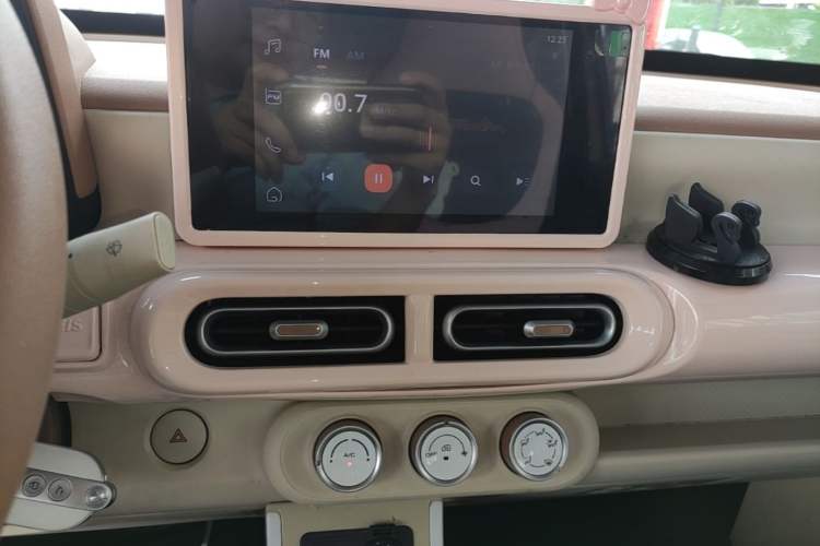 Used Wuling Hongguang MINIEV 2024 3rd Generation 215km Advanced Version Audio And AC Panel