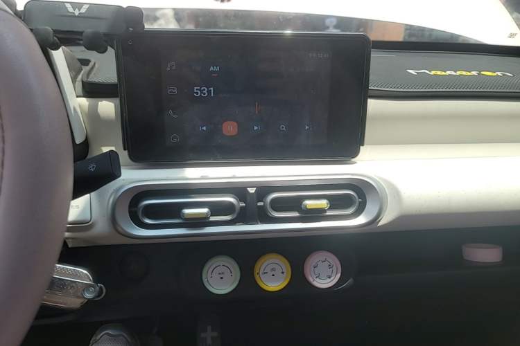 Used Wuling Hongguang MINIEV 2024 3rd Generation 215km Advanced Version Audio And AC Panel