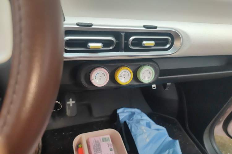 Used Wuling Hongguang MINIEV 2024 Third Generation 120 km Audio And AC Panel