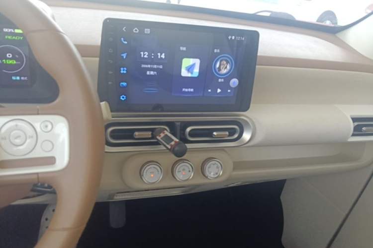 Used Wuling Hongguang MINIEV 2024 3rd Generation 215km Youth Edition Audio And AC Panel