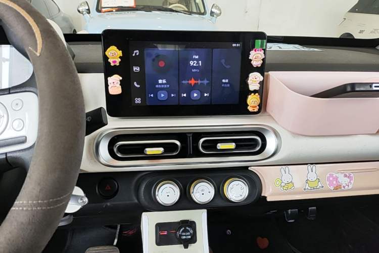 Used Wuling Hongguang MINIEV 2024 3rd Generation 215km Advanced Version Audio And AC Panel