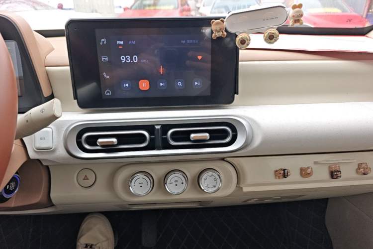 Used Wuling Hongguang MINIEV 2024 3rd Generation 215km Advanced Version Audio And AC Panel