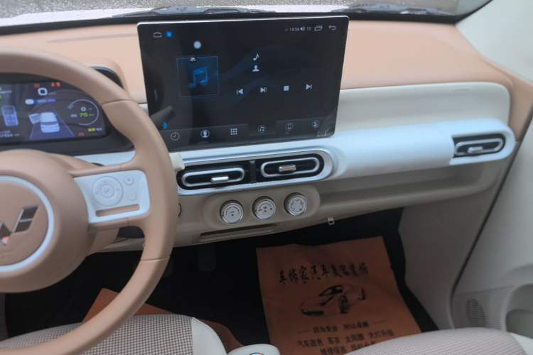 Used Wuling Hongguang MINIEV 2024 3rd Generation 215km Youth Edition Audio And AC Panel