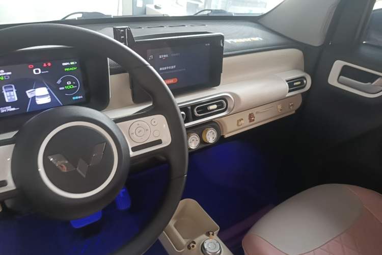 Used Wuling Hongguang MINIEV 2024 3rd Generation 170 km Audio And AC Panel