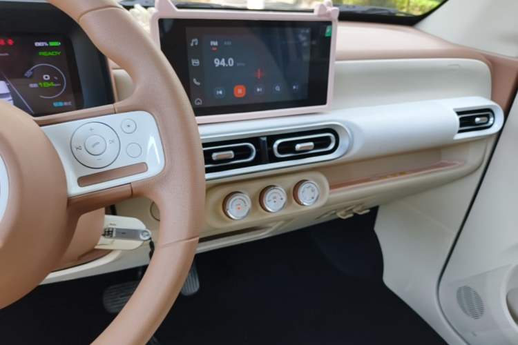 Used Wuling Hongguang MINIEV 2024 3rd Generation 215km Advanced Version Audio And AC Panel