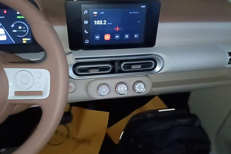 Used Wuling Hongguang MINIEV 2024 3rd Generation 215km Advanced Version Audio And AC Panel