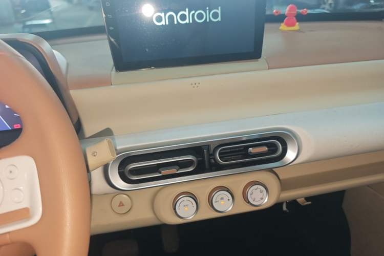 Used Wuling Hongguang MINIEV 2024 3rd Generation 215km Youth Edition Audio And AC Panel