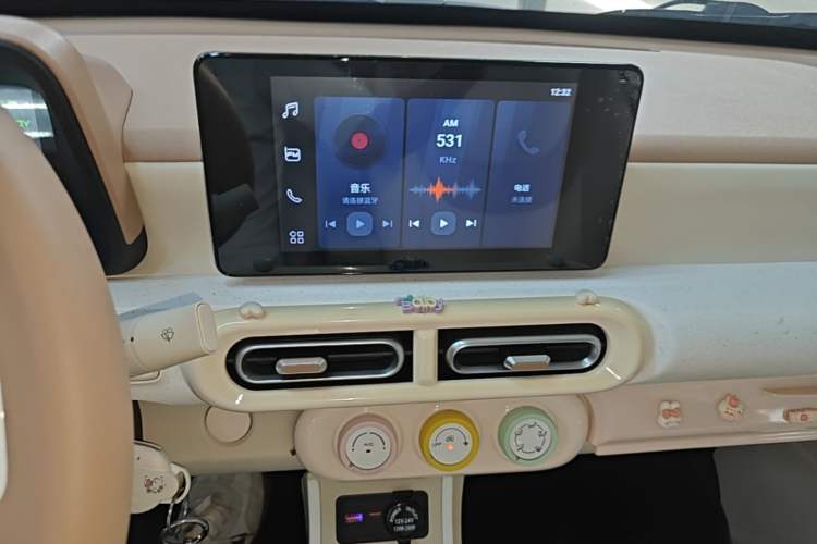 Used Wuling Hongguang MINIEV 2024 3rd Generation 215km Advanced Version Audio And AC Panel