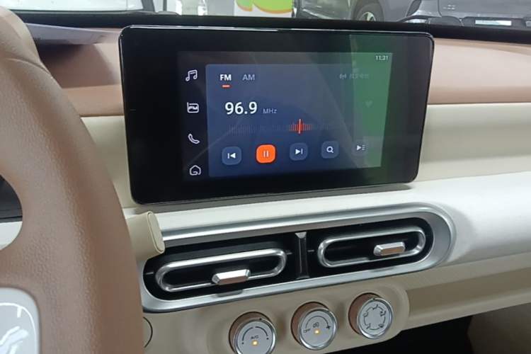 Used Wuling Hongguang MINIEV 2024 3rd Generation 170 km Audio And AC Panel