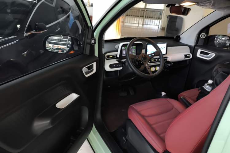Used Wuling Hongguang MINIEV 2024 3rd Generation 215km Advanced Version Driver Seat
