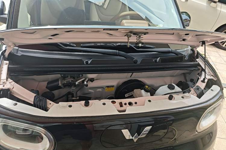 Used Wuling Hongguang MINIEV 2024 3rd Generation 215km Advanced Version Engine Bay
