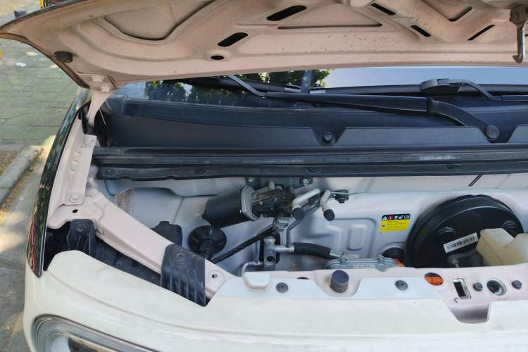 Used Wuling Hongguang MINIEV 2024 3rd Generation 215km Advanced Version Engine Bay Right