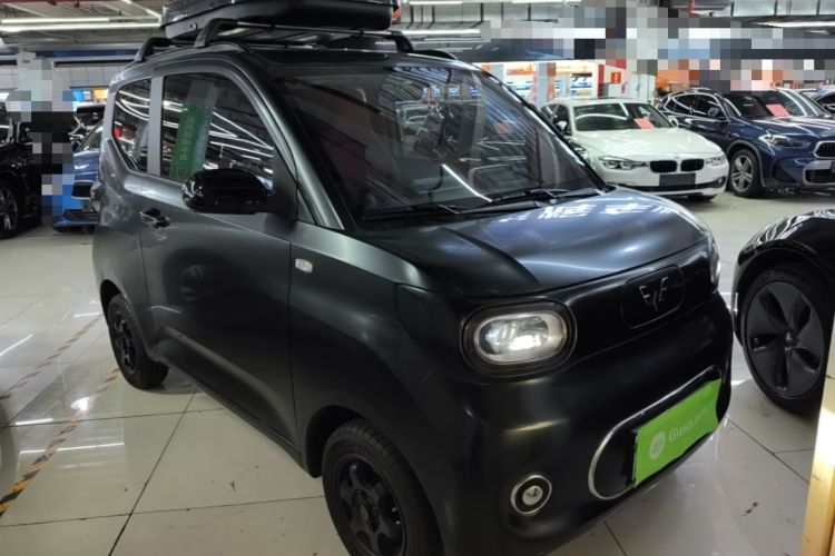 Used Wuling Hongguang MINIEV 2024 3rd Generation 215km Advanced Version Front Right 45 Deg