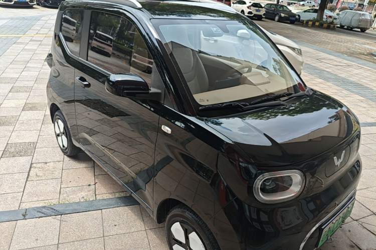 Used Wuling Hongguang MINIEV 2024 3rd Generation 215km Advanced Version Front Right 45 Deg