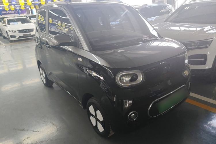 Used Wuling Hongguang MINIEV 2024 3rd Generation 215km Advanced Version Front Right 45 Deg
