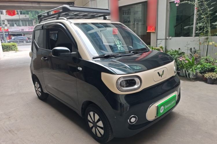 Used Wuling Hongguang MINIEV 2024 3rd Generation 215km Advanced Version Front Right 45 Deg
