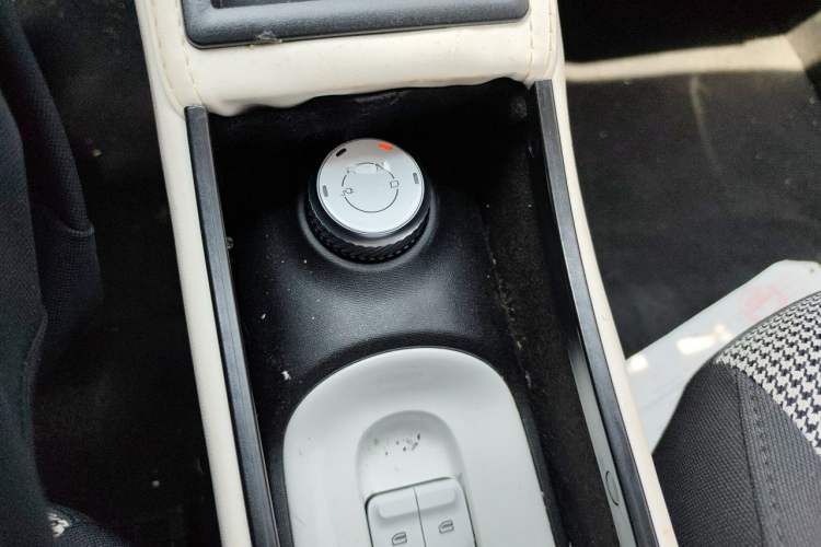 Used Wuling Hongguang MINIEV 2024 3rd Generation 215km Advanced Version Gear Lever