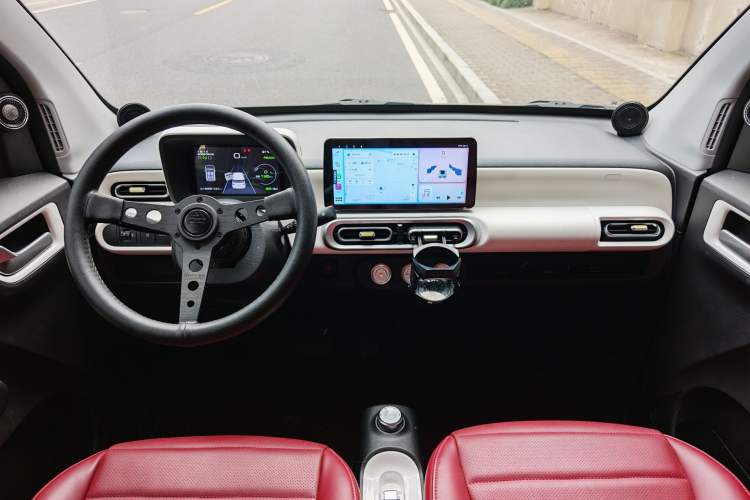 Used Wuling Hongguang MINIEV 2024 3rd Generation 215km Advanced Version Interior 5
