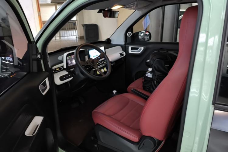 Used Wuling Hongguang MINIEV 2024 3rd Generation 215km Advanced Version Left Front Seat