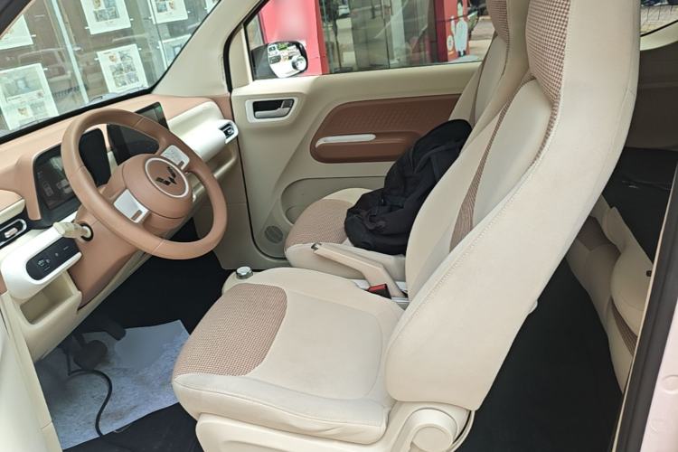 Used Wuling Hongguang MINIEV 2024 3rd Generation 215km Advanced Version Left Front Seat