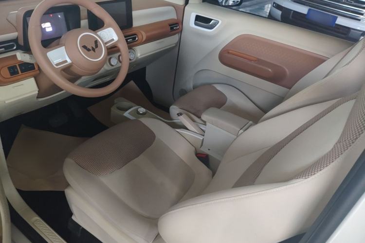 Used Wuling Hongguang MINIEV 2024 3rd Generation 215km Advanced Version Left Front Seat