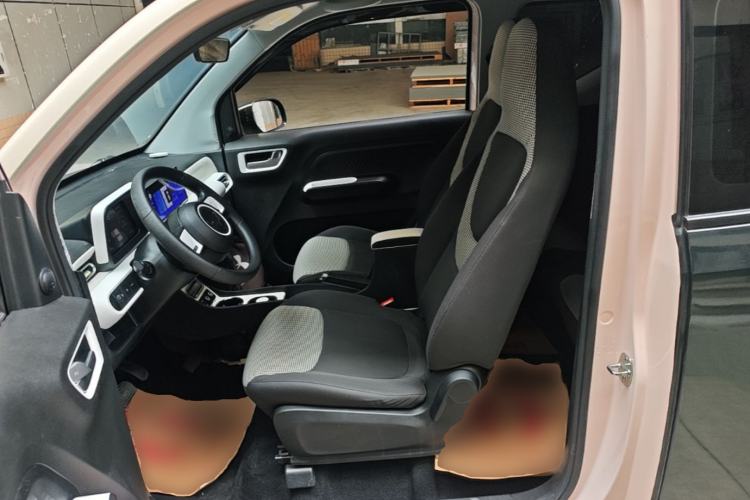 Used Wuling Hongguang MINIEV 2024 3rd Generation 215km Advanced Version Left Front Seat