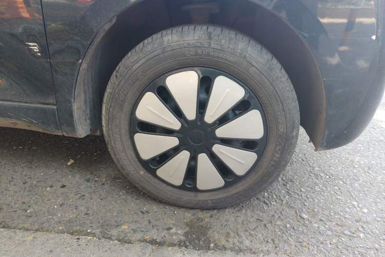 Used Wuling Hongguang MINIEV 2024 3rd Generation 215km Advanced Version Right Front Wheel Hub