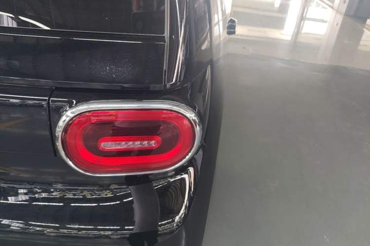 Used Wuling Hongguang MINIEV 2024 3rd Generation 215km Advanced Version Right Rear Taillight