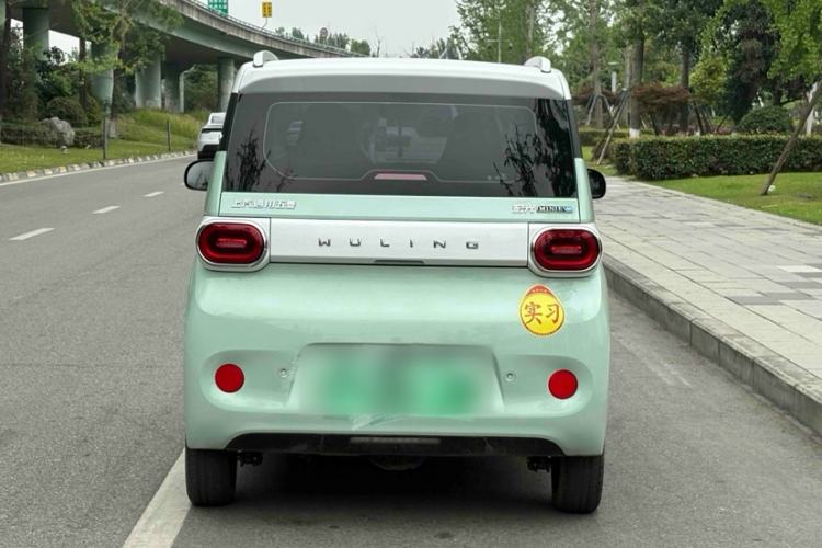 Used Wuling Hongguang MINIEV 2024 3rd Generation 215km Advanced Version Exterior 4