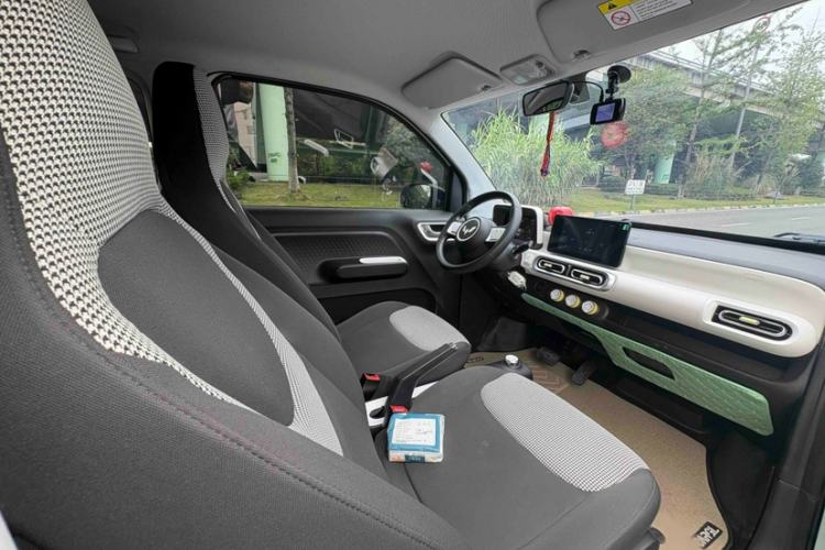 Used Wuling Hongguang MINIEV 2024 3rd Generation 215km Advanced Version Interior 3
