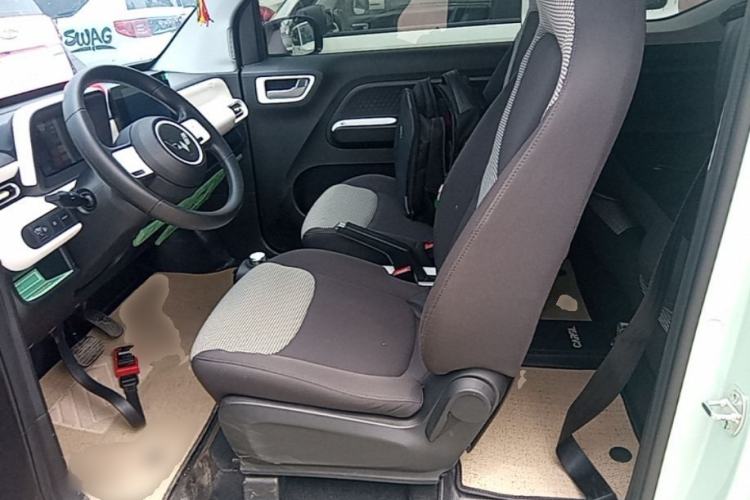 Used Wuling Hongguang MINIEV 2024 3rd Generation 215km Advanced Version Left Front Seat