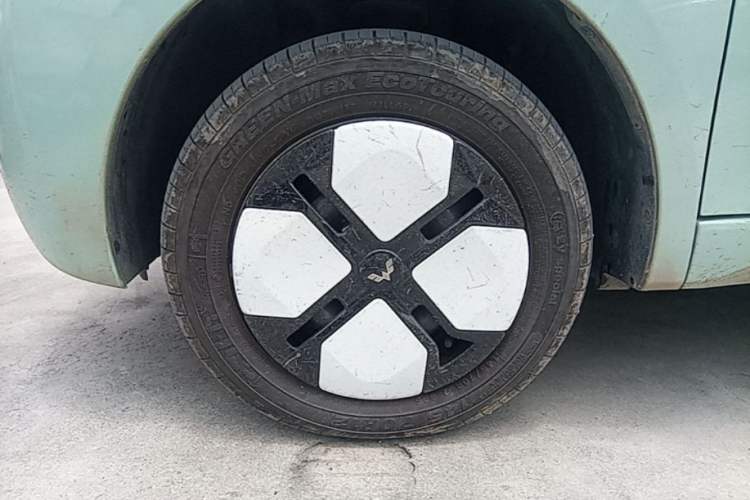 Used Wuling Hongguang MINIEV 2024 3rd Generation 215km Advanced Version Left Front Wheel Hub