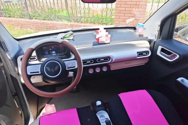 Used Wuling Hongguang MINIEV 2024 3rd Generation 215km Youth Edition Center Console