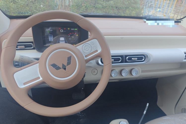 Used Wuling Hongguang MINIEV 2024 3rd Generation 215km Youth Edition Center Console