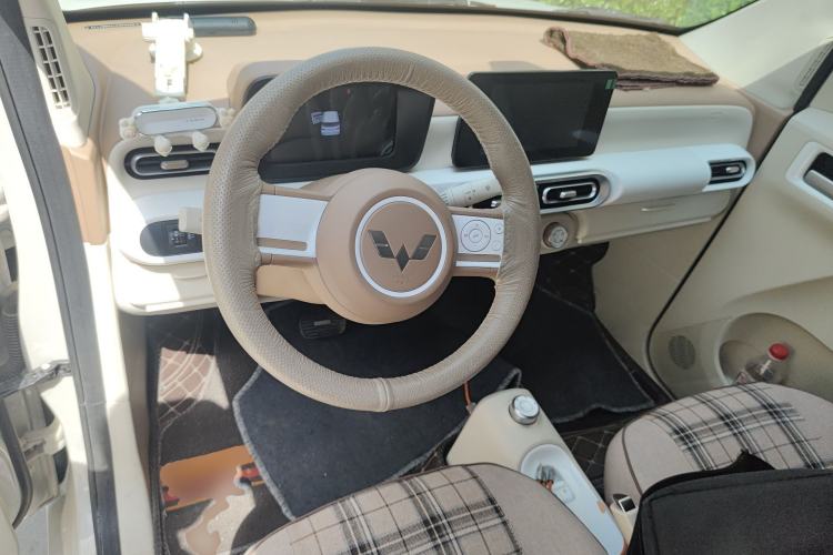 Used Wuling Hongguang MINIEV 2024 3rd Generation 215km Advanced Version Center Console