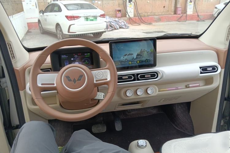 Used Wuling Hongguang MINIEV 2024 3rd Generation 215km Youth Edition Center Console