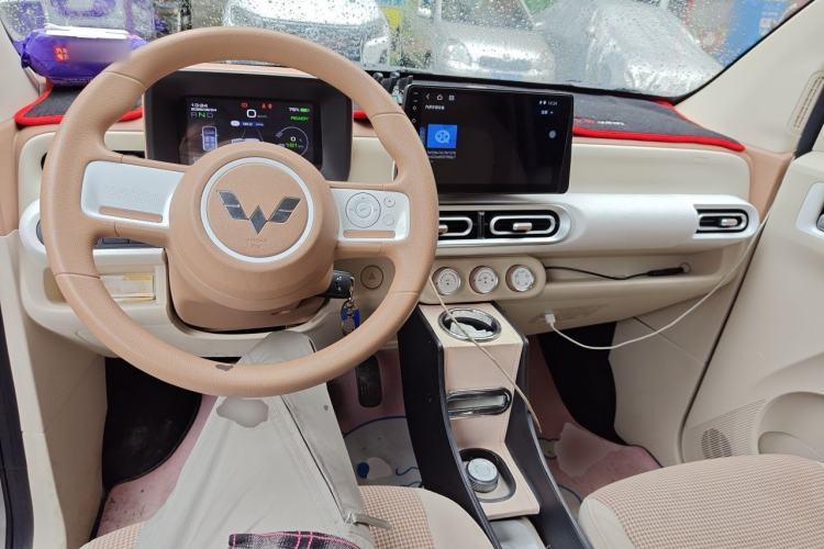 Used Wuling Hongguang MINIEV 2024 3rd Generation 215km Youth Edition Center Console