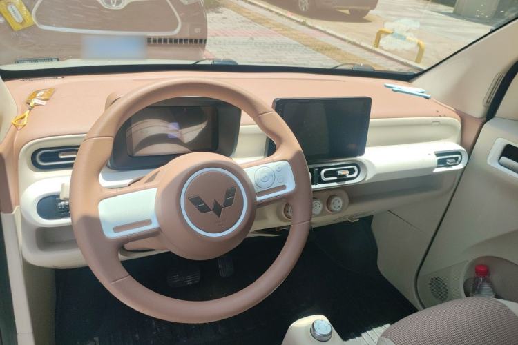 Used Wuling Hongguang MINIEV 2024 3rd Generation 215km Youth Edition Center Console