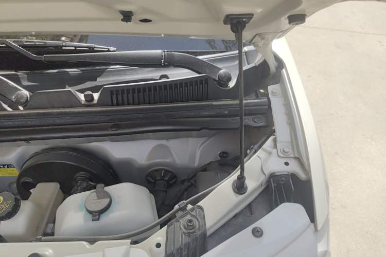 Used Wuling Hongguang MINIEV 2024 3rd Generation 215km Advanced Version Engine Bay Left