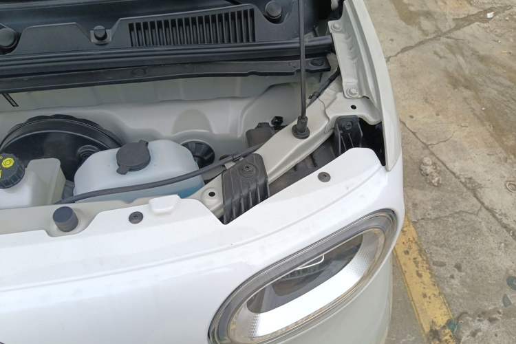Used Wuling Hongguang MINIEV 2024 3rd Generation 215km Youth Edition Engine Bay Left