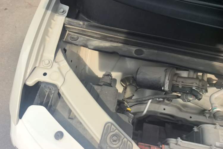 Used Wuling Hongguang MINIEV 2024 3rd Generation 215km Youth Edition Engine Bay Right