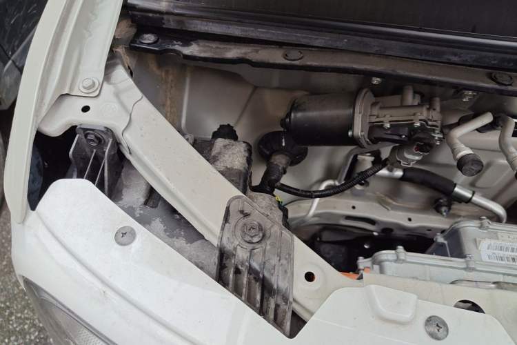 Used Wuling Hongguang MINIEV 2024 3rd Generation 215km Youth Edition Engine Bay Right