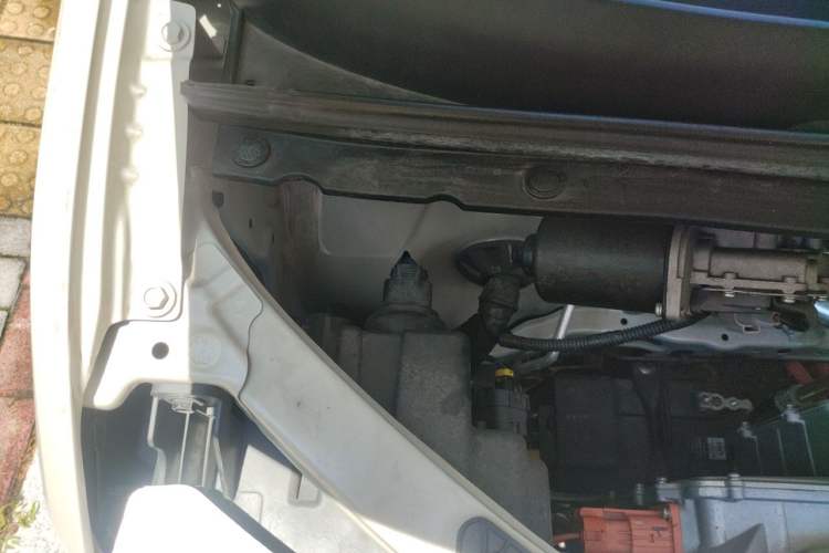 Used Wuling Hongguang MINIEV 2024 3rd Generation 215km Youth Edition Engine Bay Right
